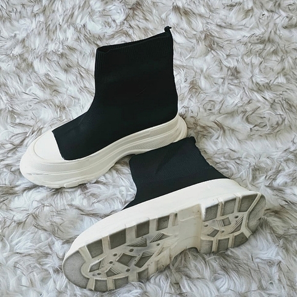 Breathable Soft Knit Boot Trendy Casual Sneakers Size 8.5 🌴✌️ - Picture 8 of 10
